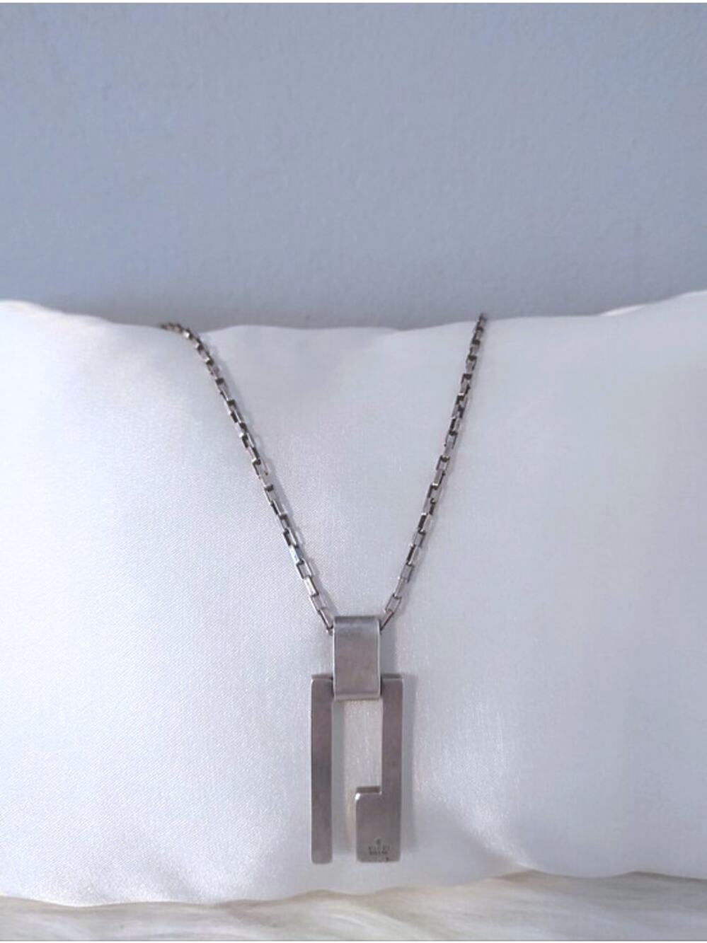 Gucci Tom Ford vintage 925 sterling silver G pendant necklace EUC